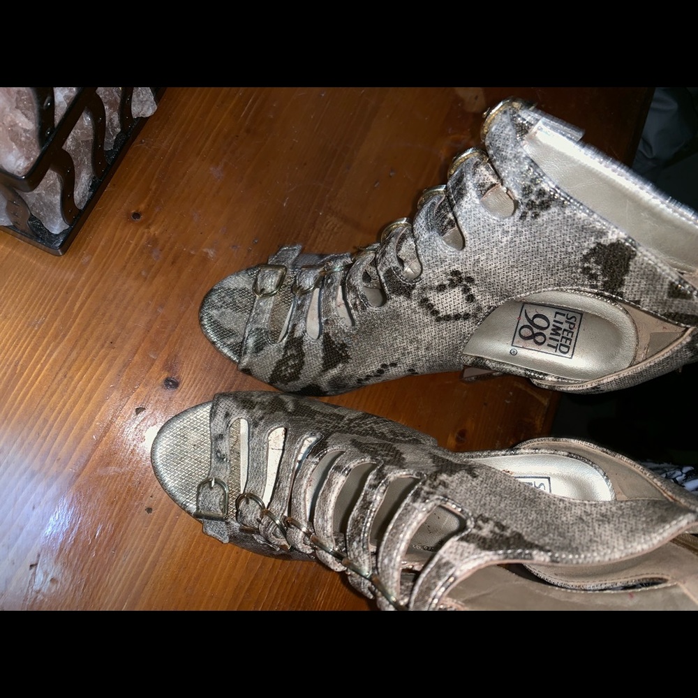 Heels - Picture 2 of 3